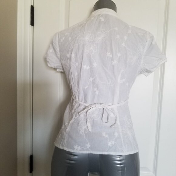 White Floral Embroidered Top - Picture 2 of 11